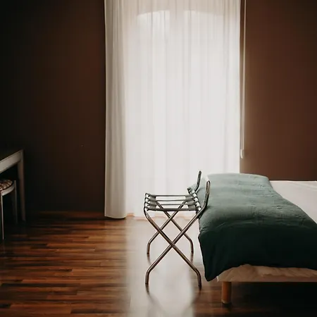 ホテル Logis - Restaurant Du Parc 3*