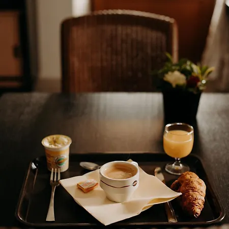 ホテル Logis - Restaurant Du Parc 3*