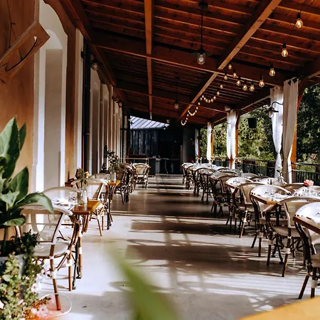 ホテル Logis - Restaurant Du Parc Cransac
