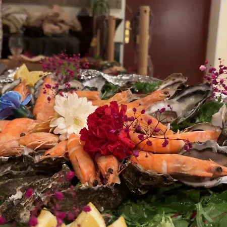 Logis - Restaurant Du Parc ホテル 3*