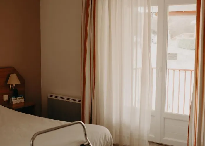 Отель Logis - Restaurant Du Parc