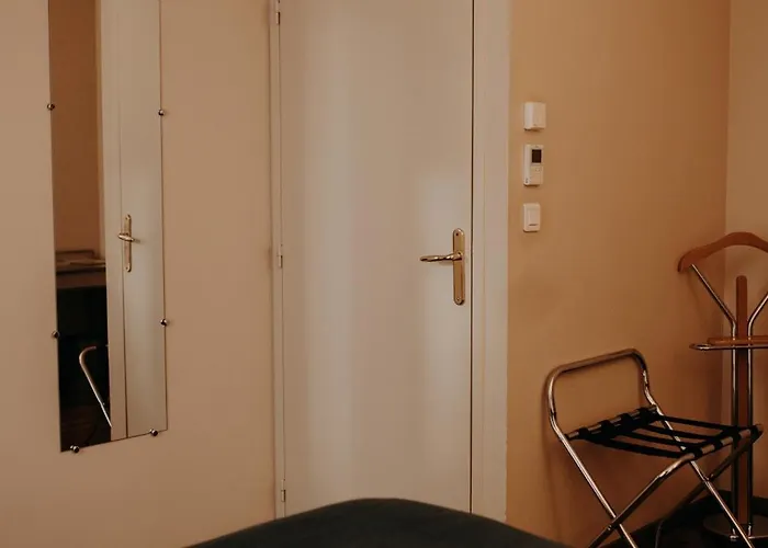 Logis - Restaurant Du Parc Отель 3*