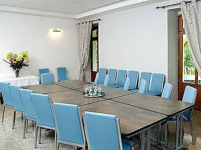 Отель Logis - Restaurant Du Parc 3*