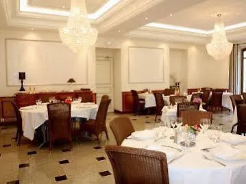 Logis - Restaurant Du Parc Отель
