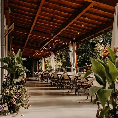 Hotell Logis - Restaurant Du Parc Cransac