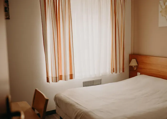 酒店 Logis - Restaurant Du Parc 3*