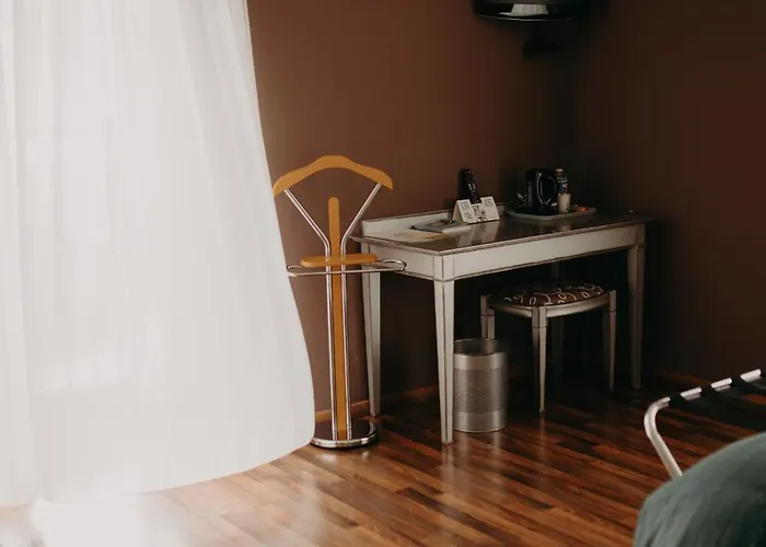 Logis - Restaurant Du Parc Отель