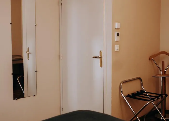 Hotell Logis - Restaurant Du Parc 3*