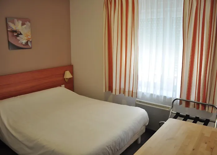 Logis - Restaurant Du Parc Hotel 3*