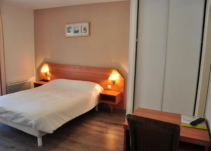 Logis - Restaurant Du Parc Hotel 3*