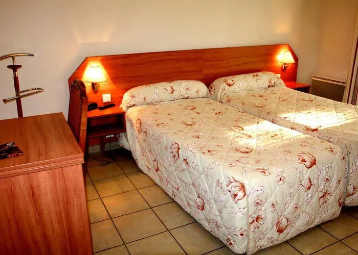 Отель Logis - Restaurant Du Parc